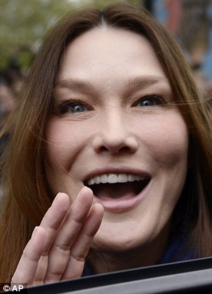 Carla Bruni voting